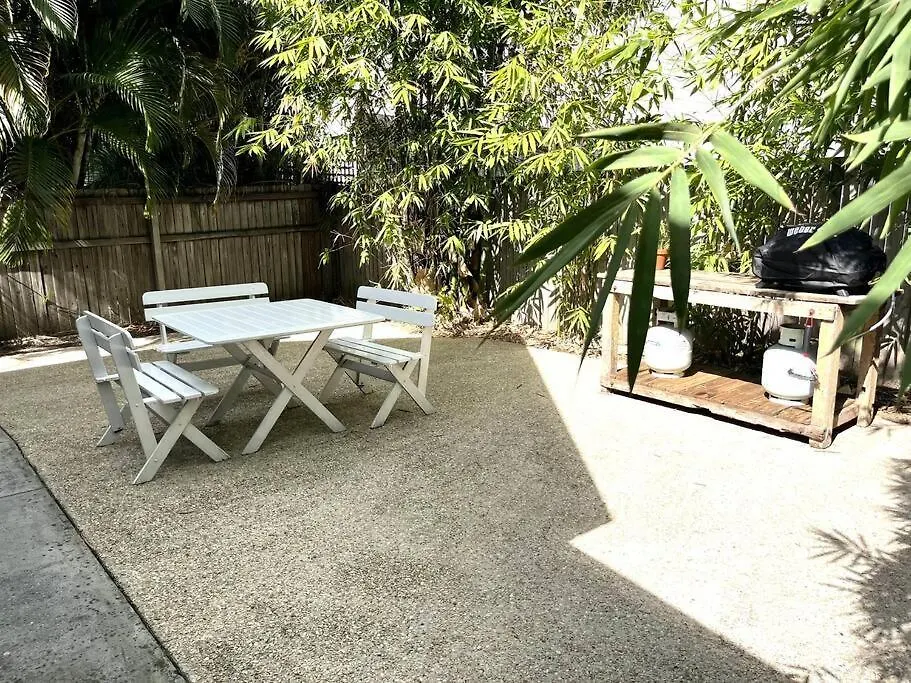 Gabba Central 2 Separate Homes 1 Block 6 Bdrms Brisbane Feriehus